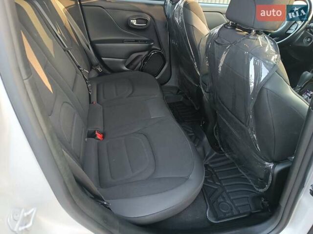 Джип Ренегат 2017 в Полтаве на Automoto.ua Серый Джип Ренегат, объемом двигателя 2.4 л и пробегом 109 тыс. км за 14650 $, фото 21 на Automoto.ua