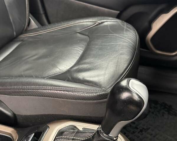 Серый Джип Ренегат, объемом двигателя 2.36 л и пробегом 233 тыс. км за 12900 $, фото 39 на Automoto.ua