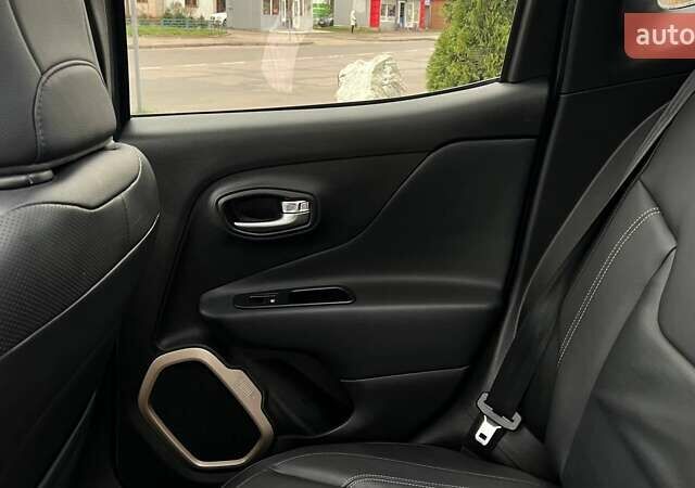 Джип Ренегат 2017 в Львове на Automoto.ua Серый Джип Ренегат, объемом двигателя 1.96 л и пробегом 80 тыс. км за 16900 $, фото 38 на Automoto.ua