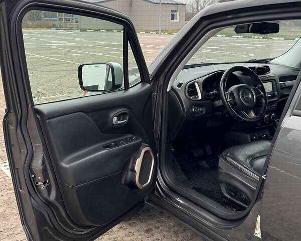 Серый Джип Ренегат, объемом двигателя 2.36 л и пробегом 233 тыс. км за 12900 $, фото 22 на Automoto.ua