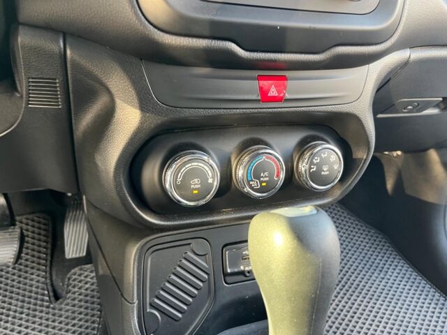 Серый Джип Ренегат, объемом двигателя 2.4 л и пробегом 106 тыс. км за 13490 $, фото 34 на Automoto.ua