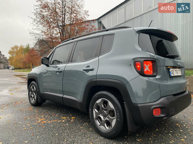 Серый Джип Ренегат, объемом двигателя 2.4 л и пробегом 133 тыс. км за 12900 $, фото 5 на Automoto.ua