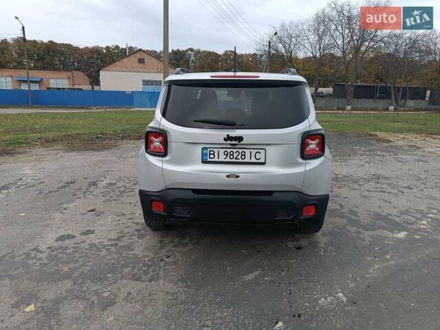 Джип Ренегат 2017 в Полтаве на Automoto.ua Серый Джип Ренегат, объемом двигателя 2.4 л и пробегом 109 тыс. км за 14650 $, фото 5 на Automoto.ua