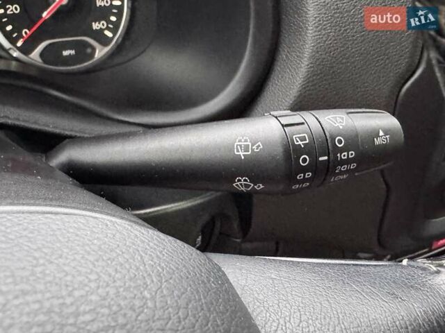 Серый Джип Ренегат, объемом двигателя 2.36 л и пробегом 233 тыс. км за 12900 $, фото 52 на Automoto.ua