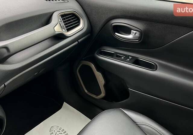 Джип Ренегат 2017 в Львове на Automoto.ua Серый Джип Ренегат, объемом двигателя 1.96 л и пробегом 80 тыс. км за 16900 $, фото 23 на Automoto.ua