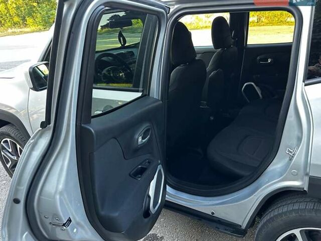 Серый Джип Ренегат, объемом двигателя 2.36 л и пробегом 72 тыс. км за 13500 $, фото 11 на Automoto.ua