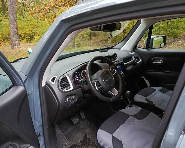 Джип Ренегат 2018 у Києві на Automoto.ua Сірий Джип Ренегат, об'ємом двигуна 2.4 л та пробігом 123 тис. км за 14000 $, фото 3 на Automoto.ua