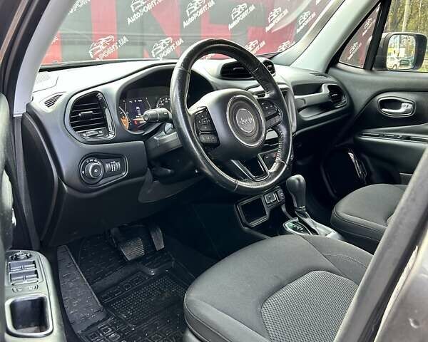 Серый Джип Ренегат, объемом двигателя 2.36 л и пробегом 81 тыс. км за 13700 $, фото 20 на Automoto.ua