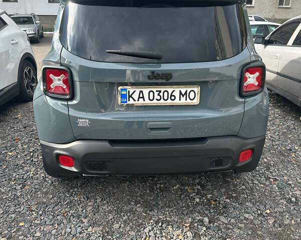 Джип Ренегат 2018 у Києві на Automoto.ua Сірий Джип Ренегат, об'ємом двигуна 2.36 л та пробігом 220 тис. км за 10500 $, фото 4 на Automoto.ua