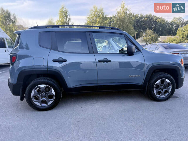 Серый Джип Ренегат, объемом двигателя 2.36 л и пробегом 211 тыс. км за 11300 $, фото 11 на Automoto.ua