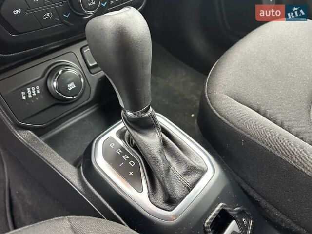 Серый Джип Ренегат, объемом двигателя 2.36 л и пробегом 105 тыс. км за 15999 $, фото 23 на Automoto.ua