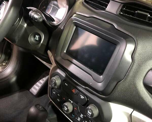 Серый Джип Ренегат, объемом двигателя 2.36 л и пробегом 133 тыс. км за 12700 $, фото 14 на Automoto.ua