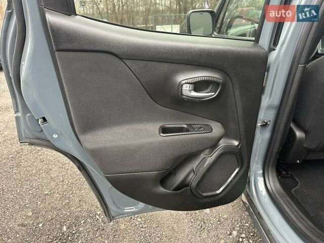 Серый Джип Ренегат, объемом двигателя 2.36 л и пробегом 105 тыс. км за 15999 $, фото 44 на Automoto.ua