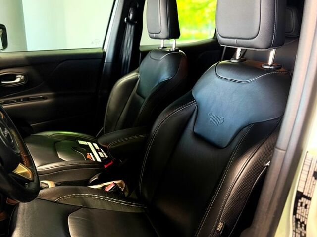 Серый Джип Ренегат, объемом двигателя 2.4 л и пробегом 116 тыс. км за 16000 $, фото 3 на Automoto.ua