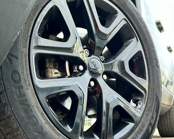 Серый Джип Ренегат, объемом двигателя 2.36 л и пробегом 81 тыс. км за 13700 $, фото 5 на Automoto.ua