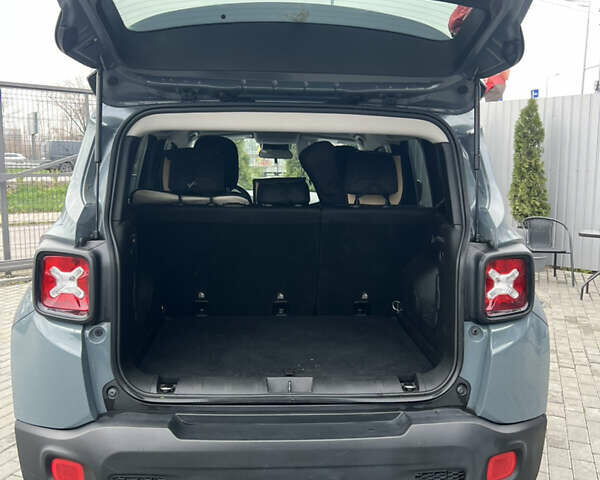 Серый Джип Ренегат, объемом двигателя 2.36 л и пробегом 155 тыс. км за 12500 $, фото 15 на Automoto.ua