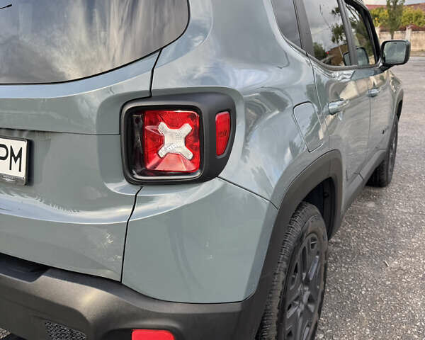 Джип Ренегат 2018 в Киеве на Automoto.ua Серый Джип Ренегат, объемом двигателя 2.36 л и пробегом 117 тыс. км за 14800 $, фото 8 на Automoto.ua