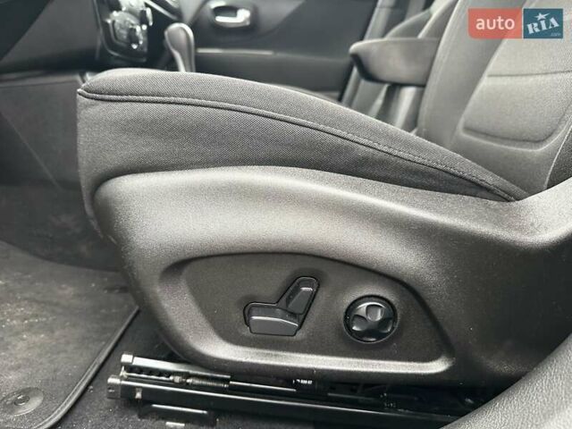 Серый Джип Ренегат, объемом двигателя 2.36 л и пробегом 105 тыс. км за 15999 $, фото 17 на Automoto.ua