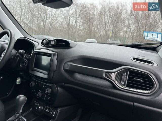 Серый Джип Ренегат, объемом двигателя 2.36 л и пробегом 105 тыс. км за 15999 $, фото 51 на Automoto.ua