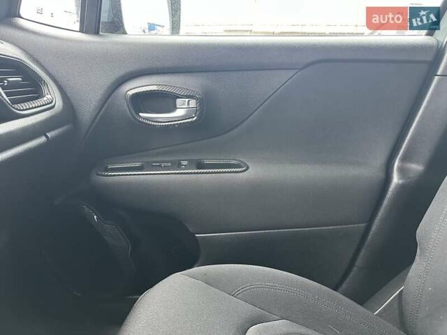 Серый Джип Ренегат, объемом двигателя 2.36 л и пробегом 105 тыс. км за 15999 $, фото 40 на Automoto.ua