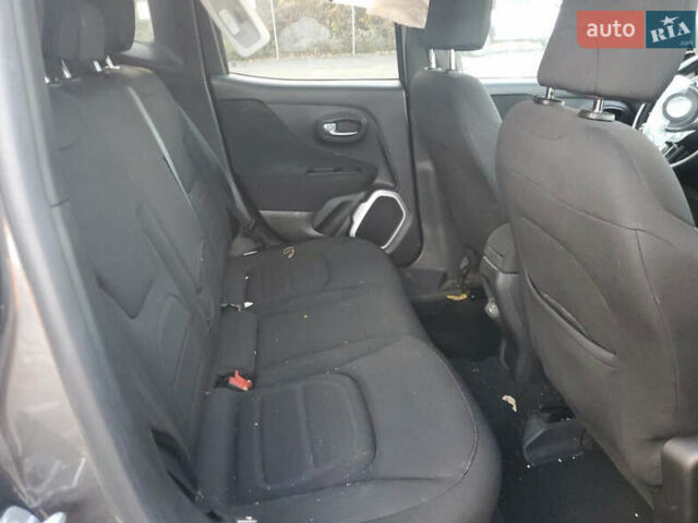 Сірий Джип Ренегат, об'ємом двигуна 2.36 л та пробігом 127 тис. км за 7300 $, фото 10 на Automoto.ua