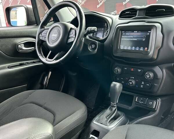 Серый Джип Ренегат, объемом двигателя 2.36 л и пробегом 81 тыс. км за 13700 $, фото 29 на Automoto.ua