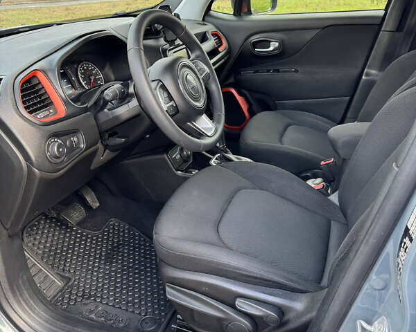 Джип Ренегат 2018 в Киеве на Automoto.ua Серый Джип Ренегат, объемом двигателя 2.36 л и пробегом 117 тыс. км за 14800 $, фото 15 на Automoto.ua