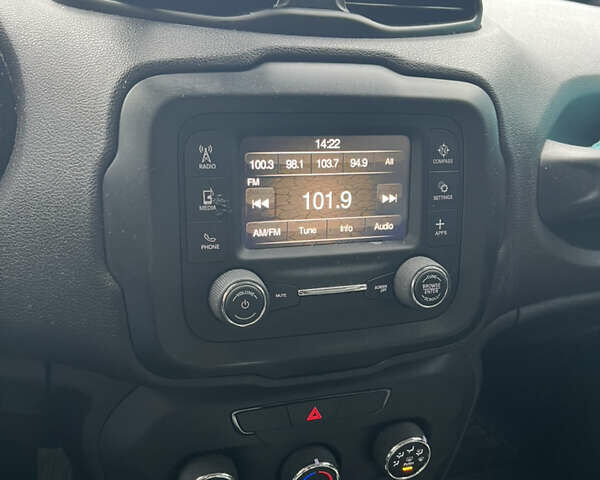 Серый Джип Ренегат, объемом двигателя 2.36 л и пробегом 155 тыс. км за 12500 $, фото 9 на Automoto.ua