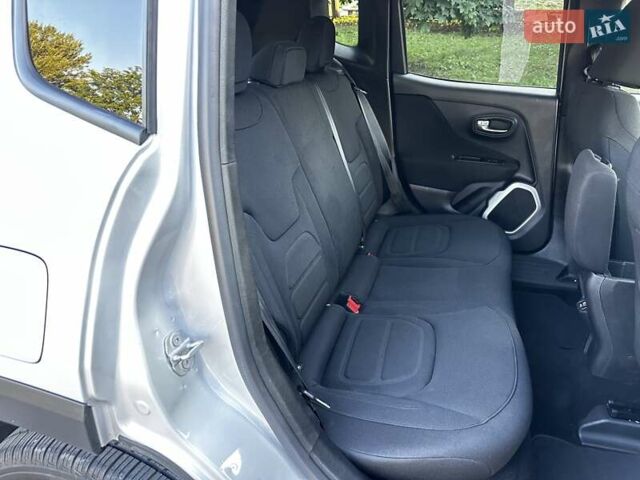 Серый Джип Ренегат, объемом двигателя 2.36 л и пробегом 72 тыс. км за 13500 $, фото 13 на Automoto.ua