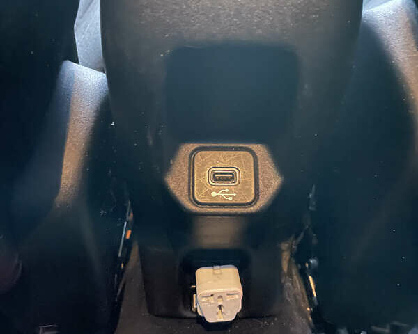 Серый Джип Ренегат, объемом двигателя 2.36 л и пробегом 64 тыс. км за 14600 $, фото 16 на Automoto.ua