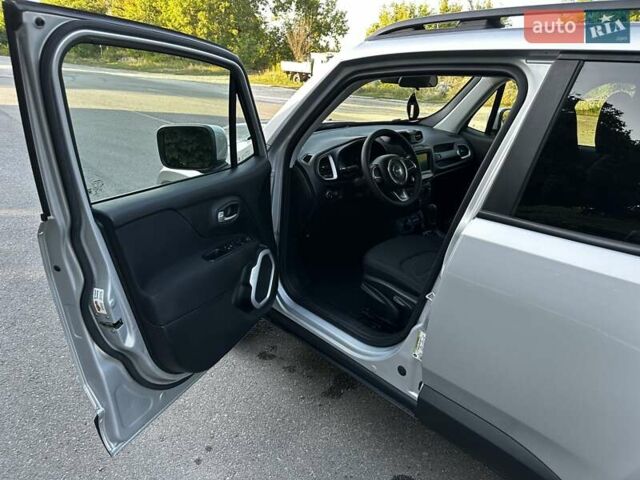 Серый Джип Ренегат, объемом двигателя 2.36 л и пробегом 72 тыс. км за 13500 $, фото 7 на Automoto.ua