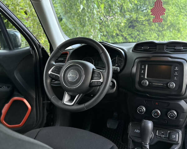 Сірий Джип Ренегат, об'ємом двигуна 2.36 л та пробігом 101 тис. км за 13800 $, фото 10 на Automoto.ua