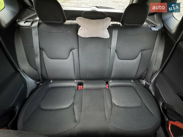 Джип Ренегат 2018 в Киеве на Automoto.ua Серый Джип Ренегат, объемом двигателя 2.36 л и пробегом 117 тыс. км за 14800 $, фото 25 на Automoto.ua