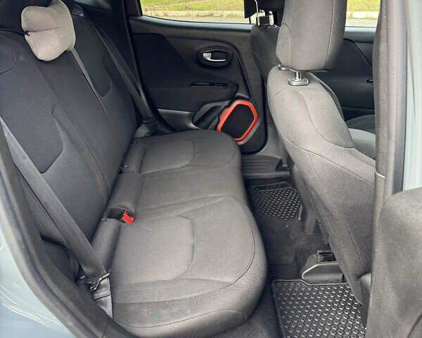 Джип Ренегат 2018 в Киеве на Automoto.ua Серый Джип Ренегат, объемом двигателя 2.36 л и пробегом 117 тыс. км за 14800 $, фото 21 на Automoto.ua