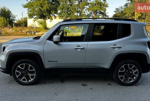 Серый Джип Ренегат, объемом двигателя 2.36 л и пробегом 72 тыс. км за 13500 $, фото 2 на Automoto.ua