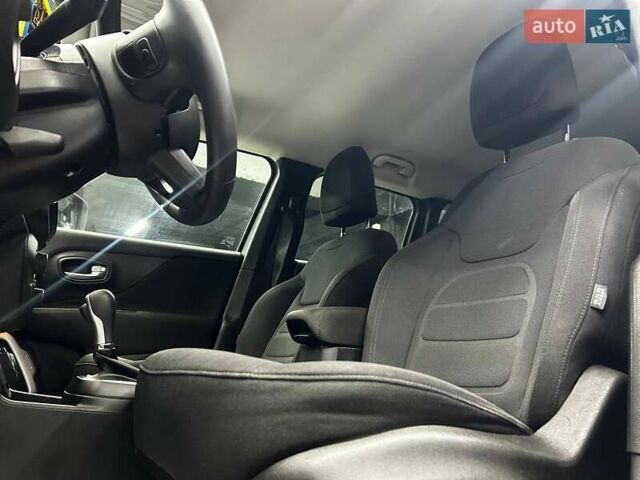 Джип Ренегат 2018 у Чернівцях на Automoto.ua Сірий Джип Ренегат, об'ємом двигуна 2.36 л та пробігом 145 тис. км за 12300 $, фото 11 на Automoto.ua