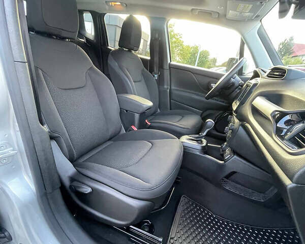 Серый Джип Ренегат, объемом двигателя 2.4 л и пробегом 50 тыс. км за 14900 $, фото 28 на Automoto.ua