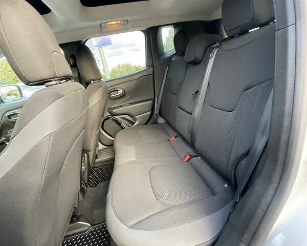 Серый Джип Ренегат, объемом двигателя 2.4 л и пробегом 50 тыс. км за 14900 $, фото 22 на Automoto.ua