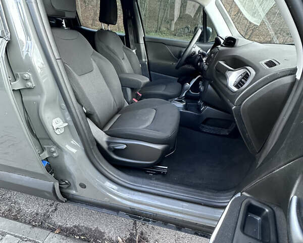 Серый Джип Ренегат, объемом двигателя 2.4 л и пробегом 100 тыс. км за 12900 $, фото 19 на Automoto.ua