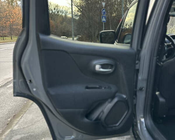 Серый Джип Ренегат, объемом двигателя 2.4 л и пробегом 100 тыс. км за 12900 $, фото 11 на Automoto.ua