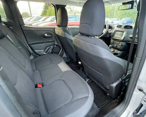 Серый Джип Ренегат, объемом двигателя 2.4 л и пробегом 50 тыс. км за 14900 $, фото 25 на Automoto.ua