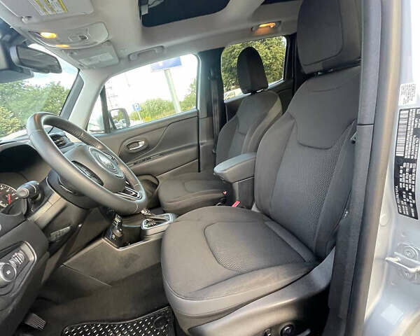 Серый Джип Ренегат, объемом двигателя 2.4 л и пробегом 50 тыс. км за 14900 $, фото 10 на Automoto.ua