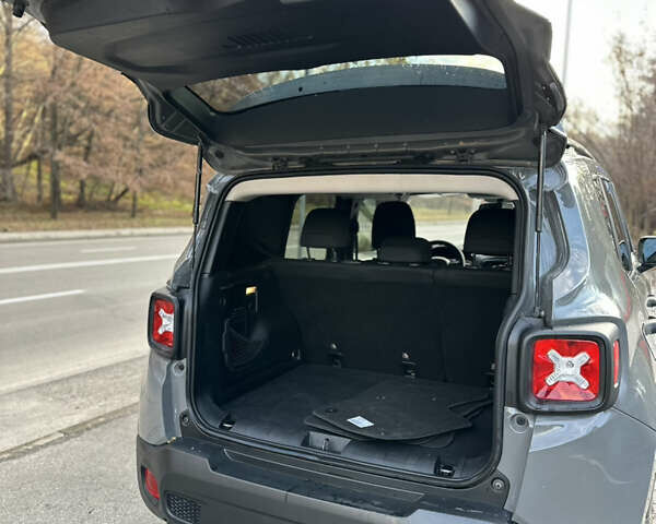 Серый Джип Ренегат, объемом двигателя 2.4 л и пробегом 100 тыс. км за 12900 $, фото 13 на Automoto.ua