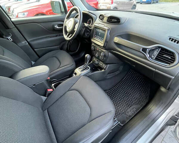 Серый Джип Ренегат, объемом двигателя 2.4 л и пробегом 50 тыс. км за 14900 $, фото 27 на Automoto.ua