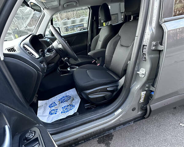 Серый Джип Ренегат, объемом двигателя 2.4 л и пробегом 100 тыс. км за 12900 $, фото 9 на Automoto.ua