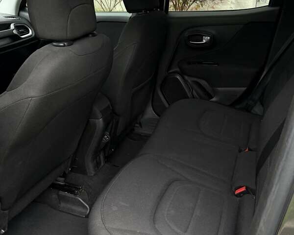 Серый Джип Ренегат, объемом двигателя 2.36 л и пробегом 171 тыс. км за 13499 $, фото 12 на Automoto.ua