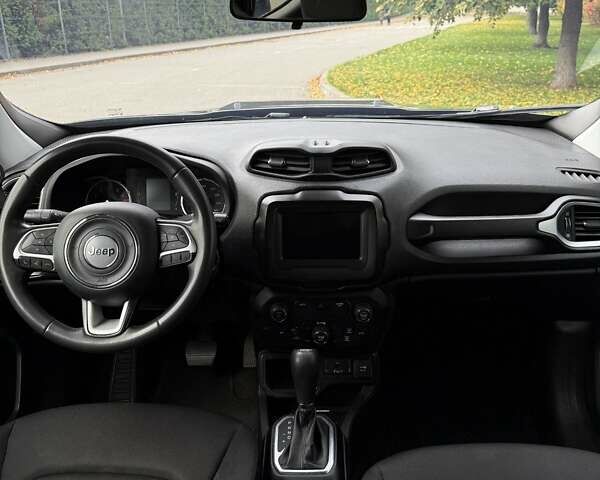 Серый Джип Ренегат, объемом двигателя 2.36 л и пробегом 171 тыс. км за 13499 $, фото 7 на Automoto.ua