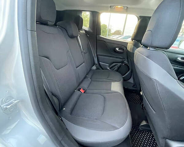 Серый Джип Ренегат, объемом двигателя 2.4 л и пробегом 50 тыс. км за 14900 $, фото 24 на Automoto.ua