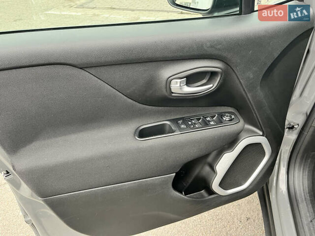 Сірий Джип Ренегат, об'ємом двигуна 2.4 л та пробігом 58 тис. км за 16500 $, фото 43 на Automoto.ua