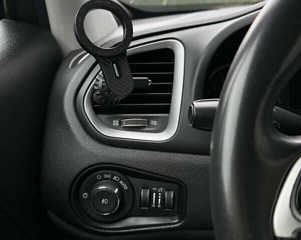 Серый Джип Ренегат, объемом двигателя 2.36 л и пробегом 171 тыс. км за 13499 $, фото 8 на Automoto.ua